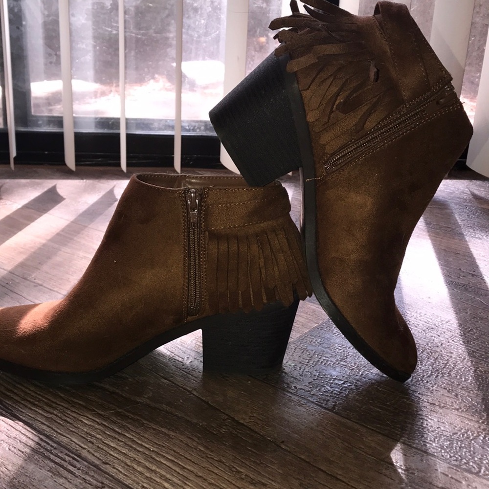 Chestnut brown booties